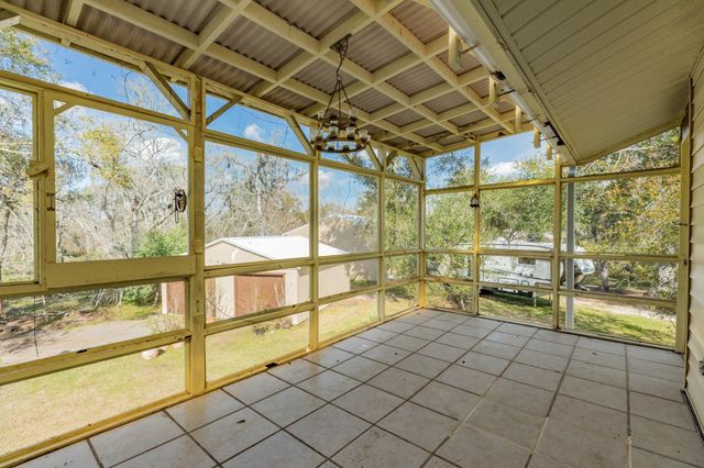 703 County Road 605, Angleton, TX 77515