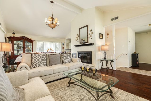 703 County Road 605, Angleton, TX 77515