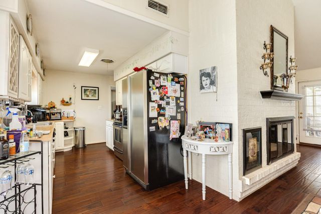 703 County Road 605, Angleton, TX 77515