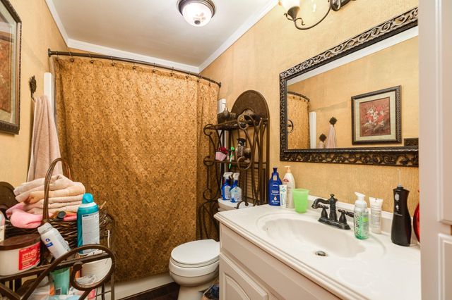 703 County Road 605, Angleton, TX 77515