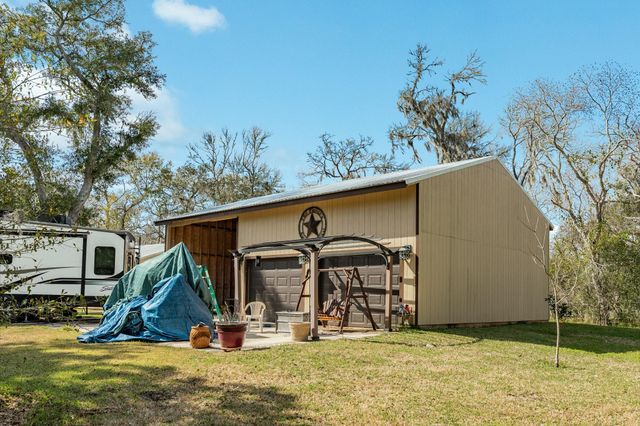 703 County Road 605, Angleton, TX 77515