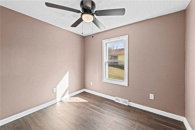 6926 College Avenue, Kansas City, MO 64132