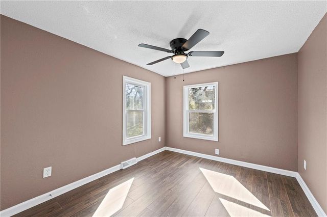 6926 College Avenue, Kansas City, MO 64132