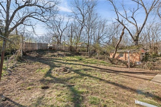 6926 College Avenue, Kansas City, MO 64132