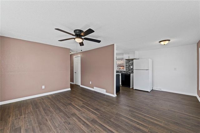 6926 College Avenue, Kansas City, MO 64132