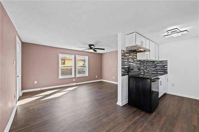 6926 College Avenue, Kansas City, MO 64132