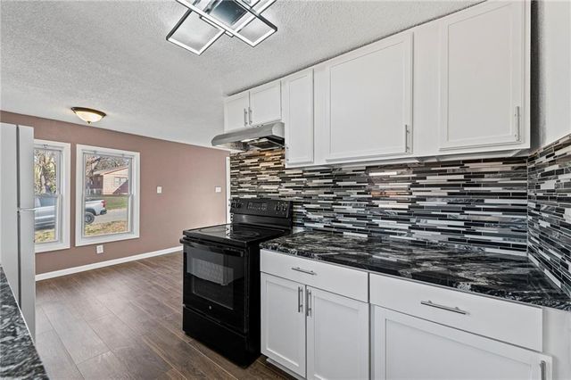 6926 College Avenue, Kansas City, MO 64132