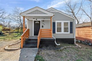 6926 College Avenue, Kansas City, MO 64132