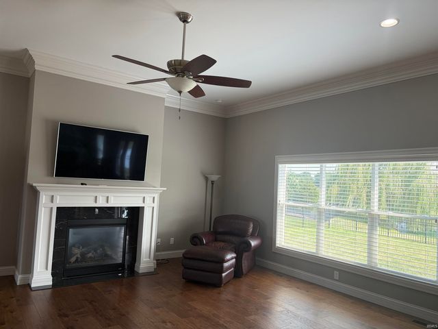 8655 Crenshaw Drive, Newburgh, IN 47630