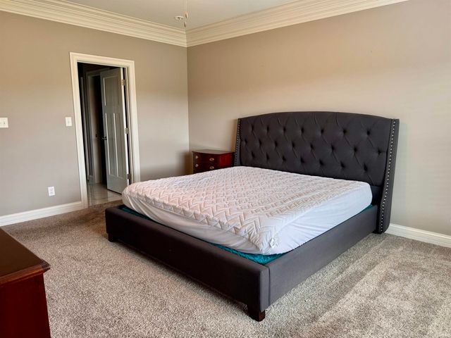 8655 Crenshaw Drive, Newburgh, IN 47630