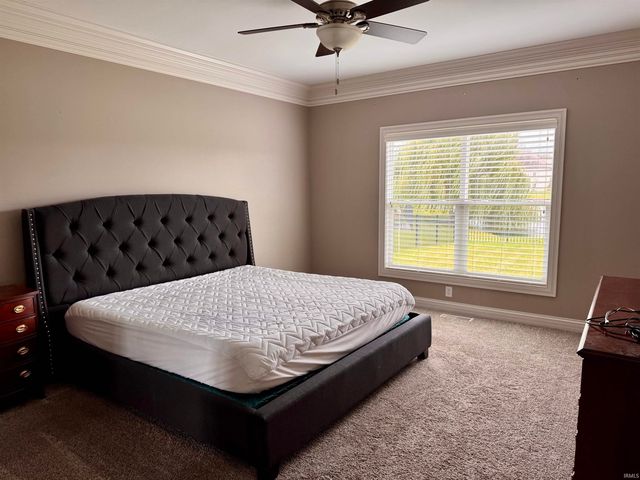 8655 Crenshaw Drive, Newburgh, IN 47630