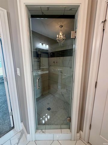 8655 Crenshaw Drive, Newburgh, IN 47630