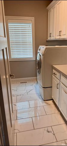 8655 Crenshaw Drive, Newburgh, IN 47630