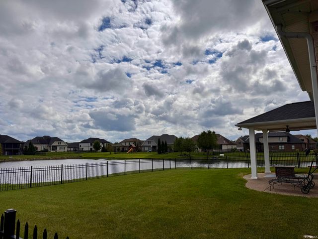 8655 Crenshaw Drive, Newburgh, IN 47630