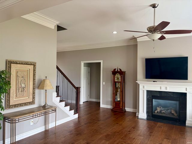 8655 Crenshaw Drive, Newburgh, IN 47630