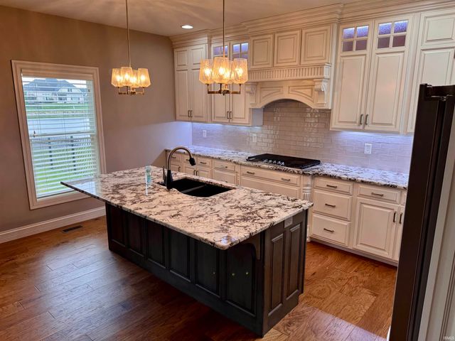 8655 Crenshaw Drive, Newburgh, IN 47630