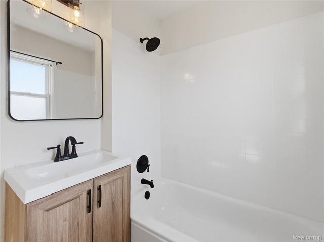 41 W George Avenue, Hazel Park, MI 48030