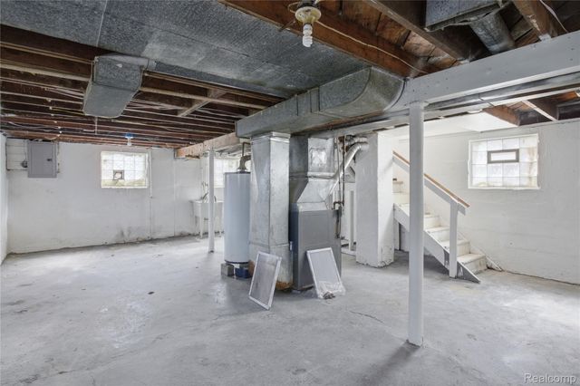 41 W George Avenue, Hazel Park, MI 48030