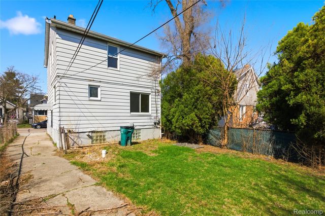 41 W George Avenue, Hazel Park, MI 48030