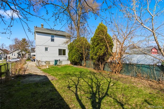 41 W George Avenue, Hazel Park, MI 48030