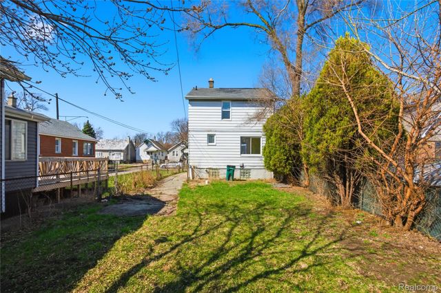 41 W George Avenue, Hazel Park, MI 48030