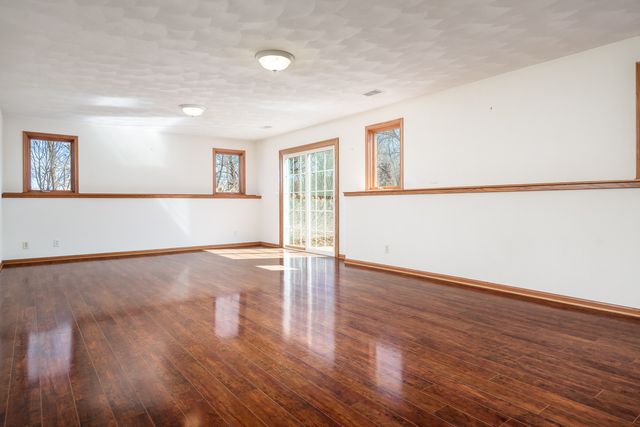 261 W Red Tail Lane, Oregon, IL 61061