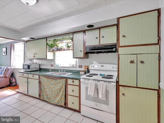 136 MAIN STREET, Pottsville, PA 17901