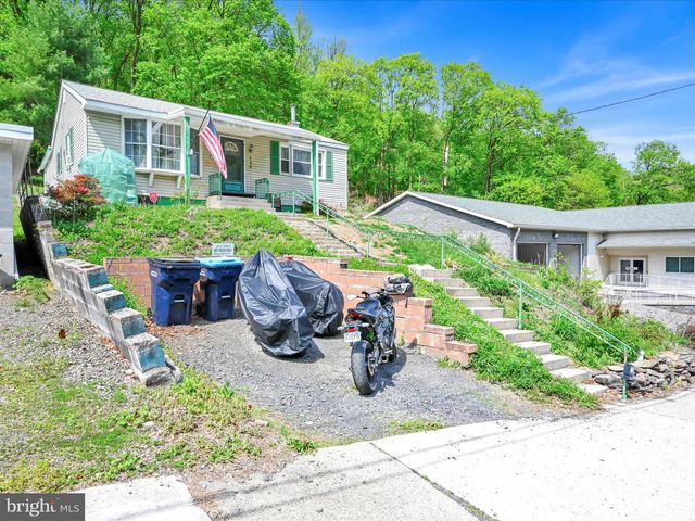 136 MAIN STREET, Pottsville, PA 17901