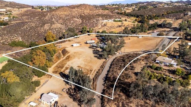 23700 Oak Circle, Wildomar, CA 92595