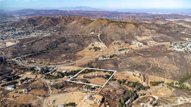 23700 Oak Circle, Wildomar, CA 92595