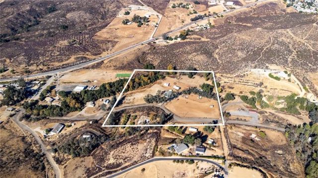 23700 Oak Circle, Wildomar, CA 92595