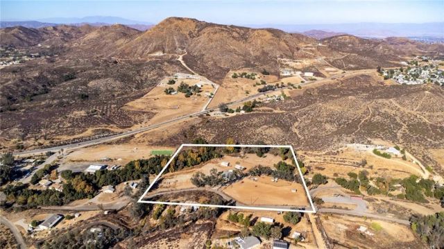 23700 Oak Circle, Wildomar, CA 92595