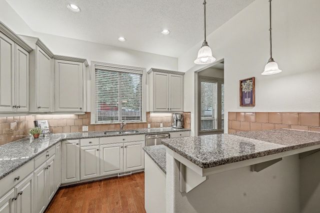 61102 Aspen Rim Lane, Bend, OR 97702