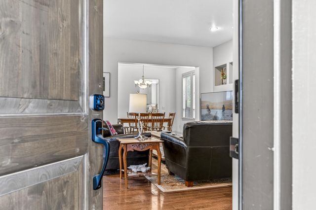 61102 Aspen Rim Lane, Bend, OR 97702