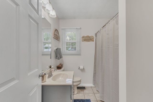 1040 Rapids Rd, Franklin, KY 42134