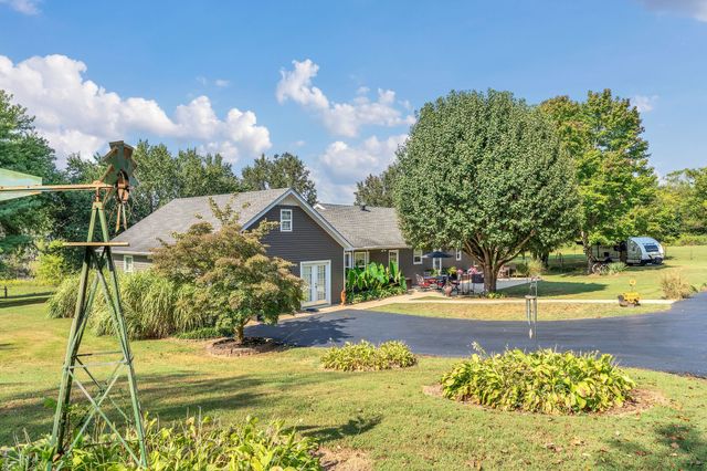 1040 Rapids Rd, Franklin, KY 42134