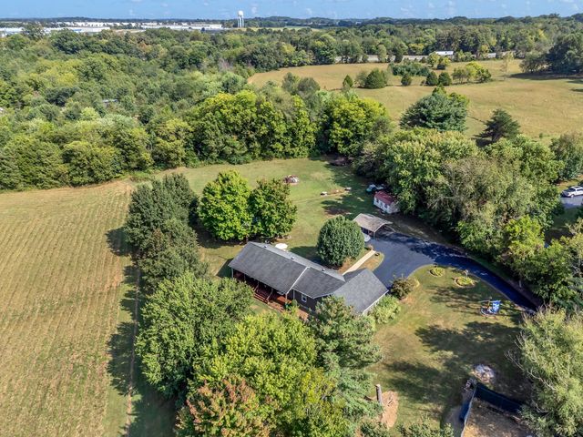 1040 Rapids Rd, Franklin, KY 42134