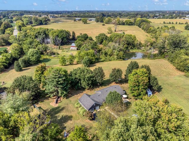 1040 Rapids Rd, Franklin, KY 42134