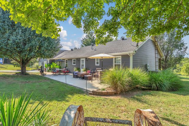 1040 Rapids Rd, Franklin, KY 42134