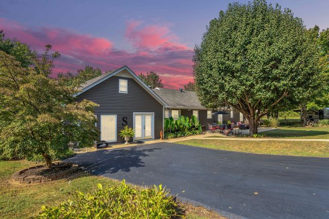 1040 Rapids Rd, Franklin, KY 42134