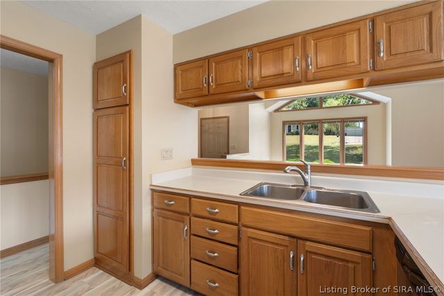 4439 Erin Drive, Floyds Knobs, IN 47119