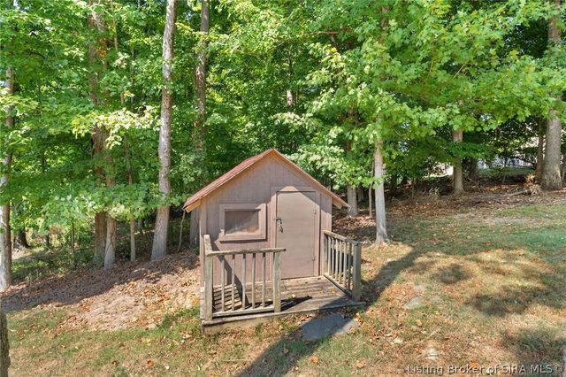 4439 Erin Drive, Floyds Knobs, IN 47119