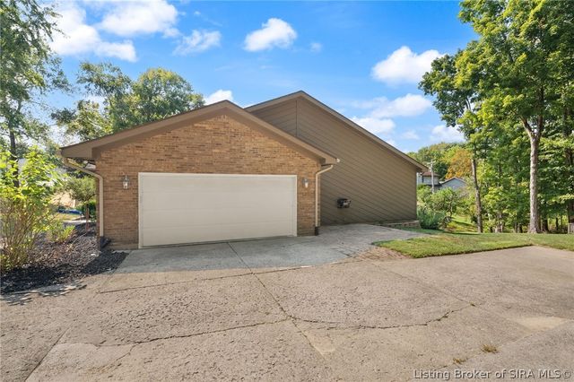 4439 Erin Drive, Floyds Knobs, IN 47119