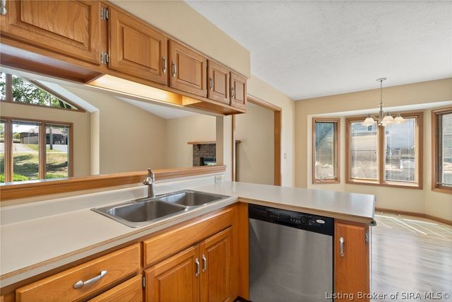 4439 Erin Drive, Floyds Knobs, IN 47119