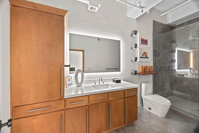 705 Main Street 516, Houston, TX 77002