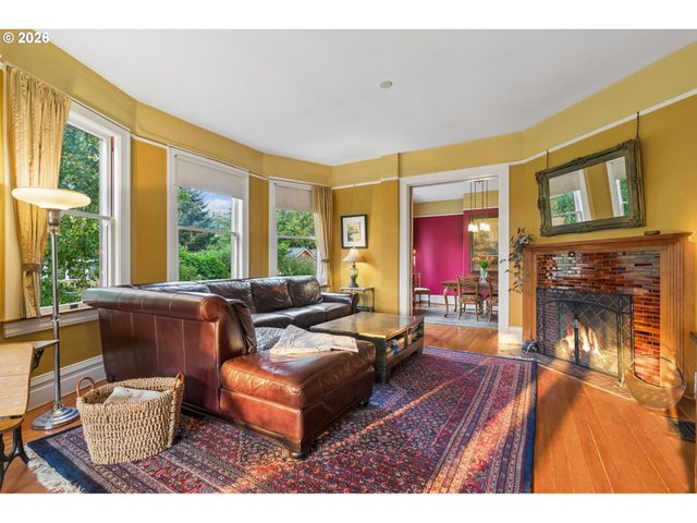 322 Se 61ST Ave, Portland, OR 97215