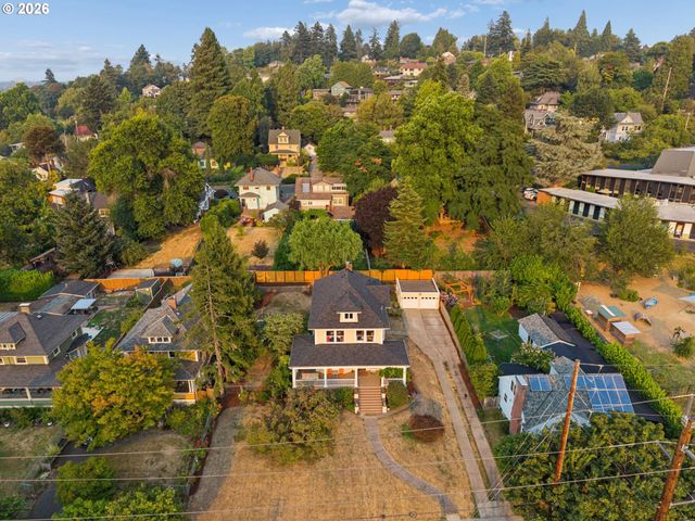 322 Se 61ST Ave, Portland, OR 97215