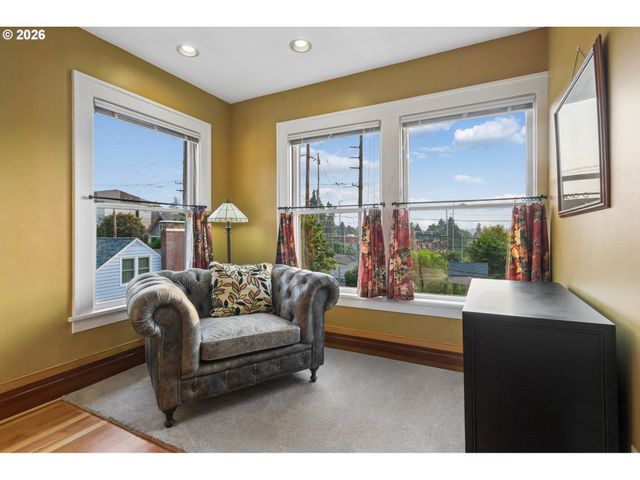322 Se 61ST Ave, Portland, OR 97215