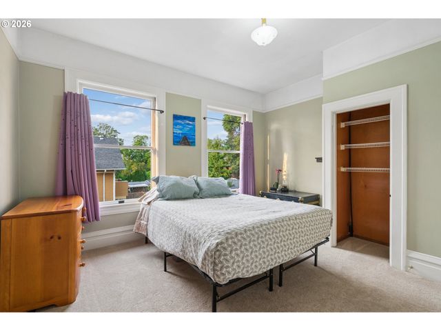 322 Se 61ST Ave, Portland, OR 97215