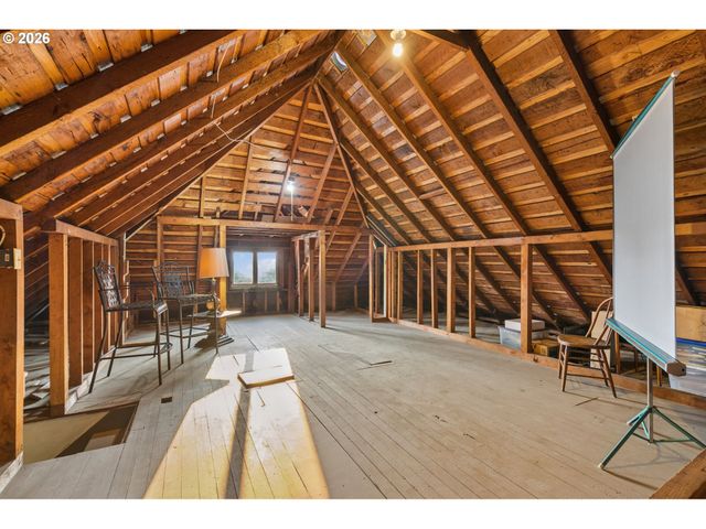 322 Se 61ST Ave, Portland, OR 97215